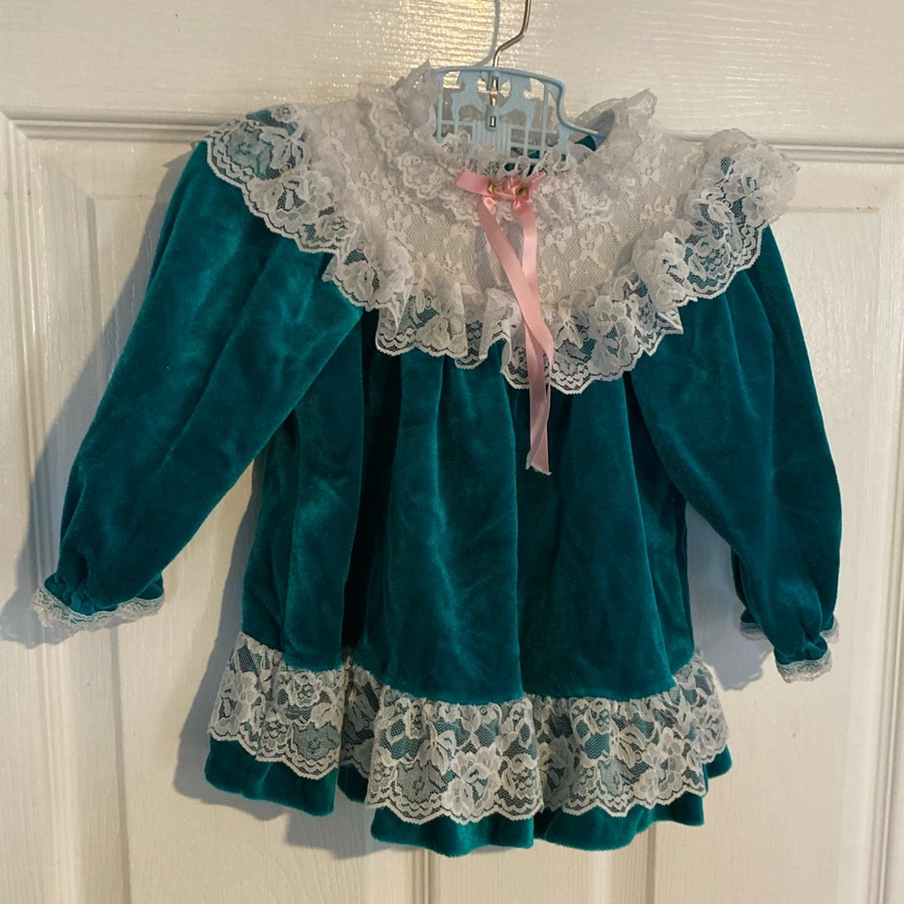 *Vintage, Velvety* 80’s Teal Dress with Lace Trim, 2T great condition!